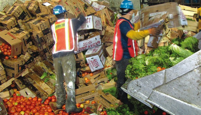 El desperdicio de alimentos a nivel mundial representa miles de toneladas tiradas a la basura. (Foto Prensa Libre: Internet)