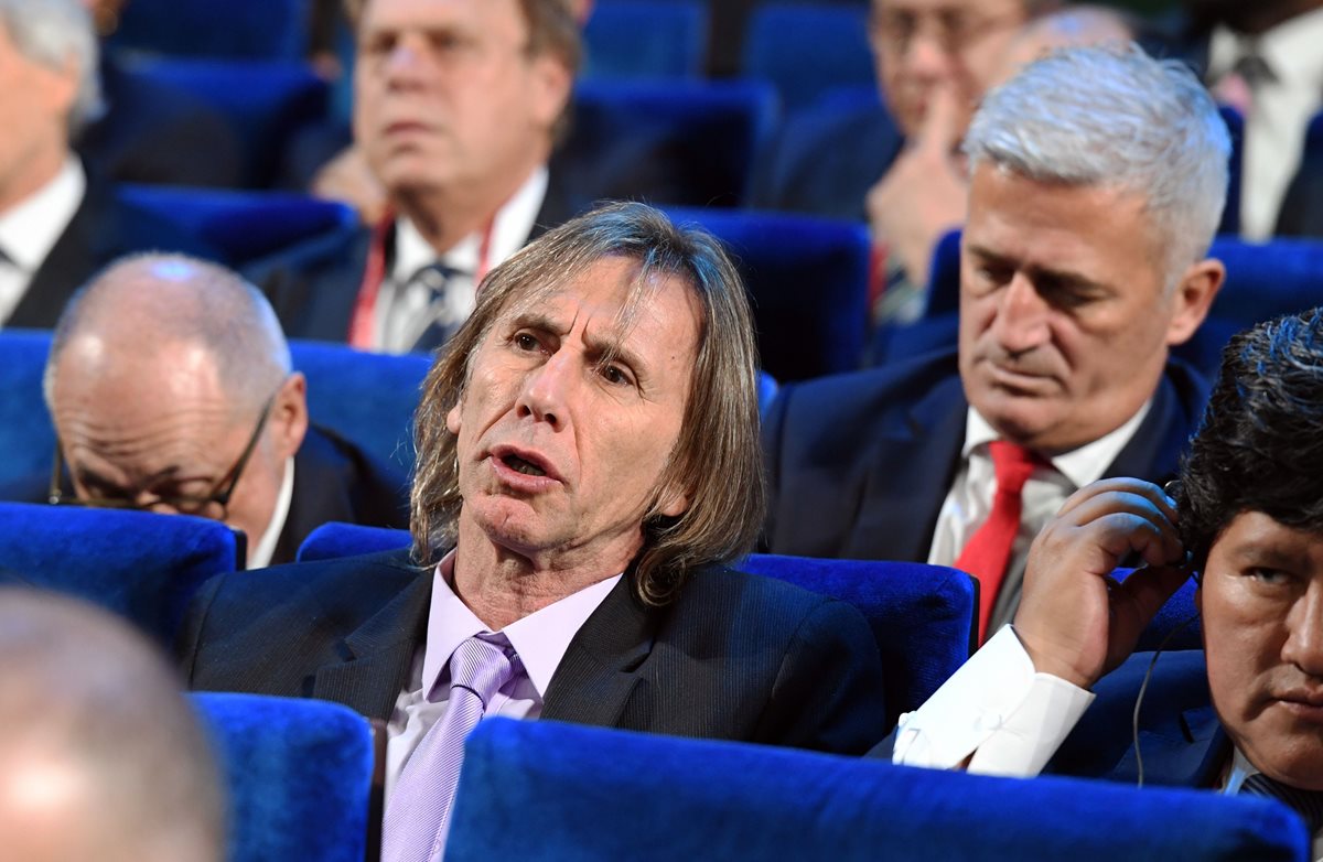 Ricardo Gareca, selección de Perú, en la previa de la ceremonia. (Foto Prensa Libre: AFP).