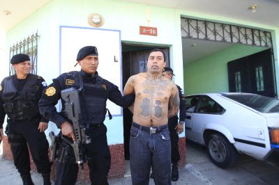 Durante allanamientos en San Miguel Petapa, el 1 de abril fueron detenidos varios pandilleros.( Foto Prensa Libre: Hemeroteca PL)