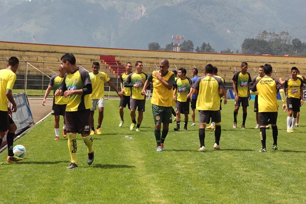 Los leones reprogramaron el juego de la fecha 13 frente a Municipal (Foto Prensa Libre: Aroldo Marroquín)