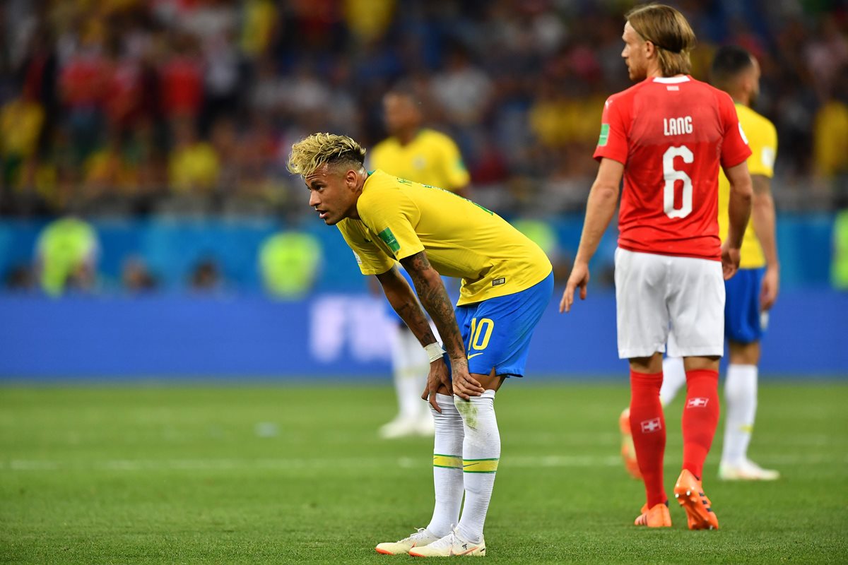 Brasil y Neymar no cumplieron con las expectativas en su debut mundialista. (Foto Prensa Libre: AFP)