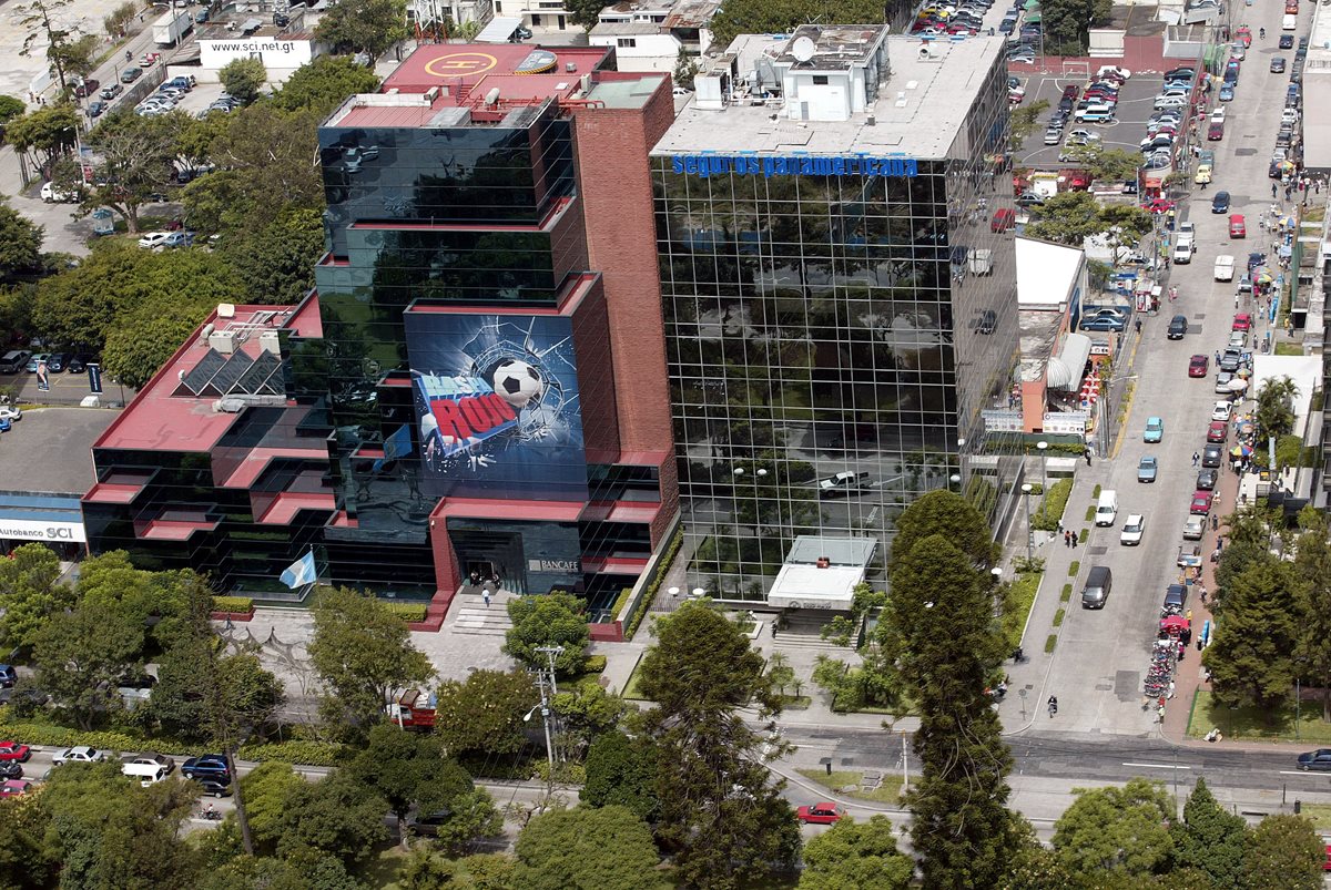 20/10/2006 Fachada del edificio central de Bancafé, en la zona 9 (Foto: Hemeroteca PL)