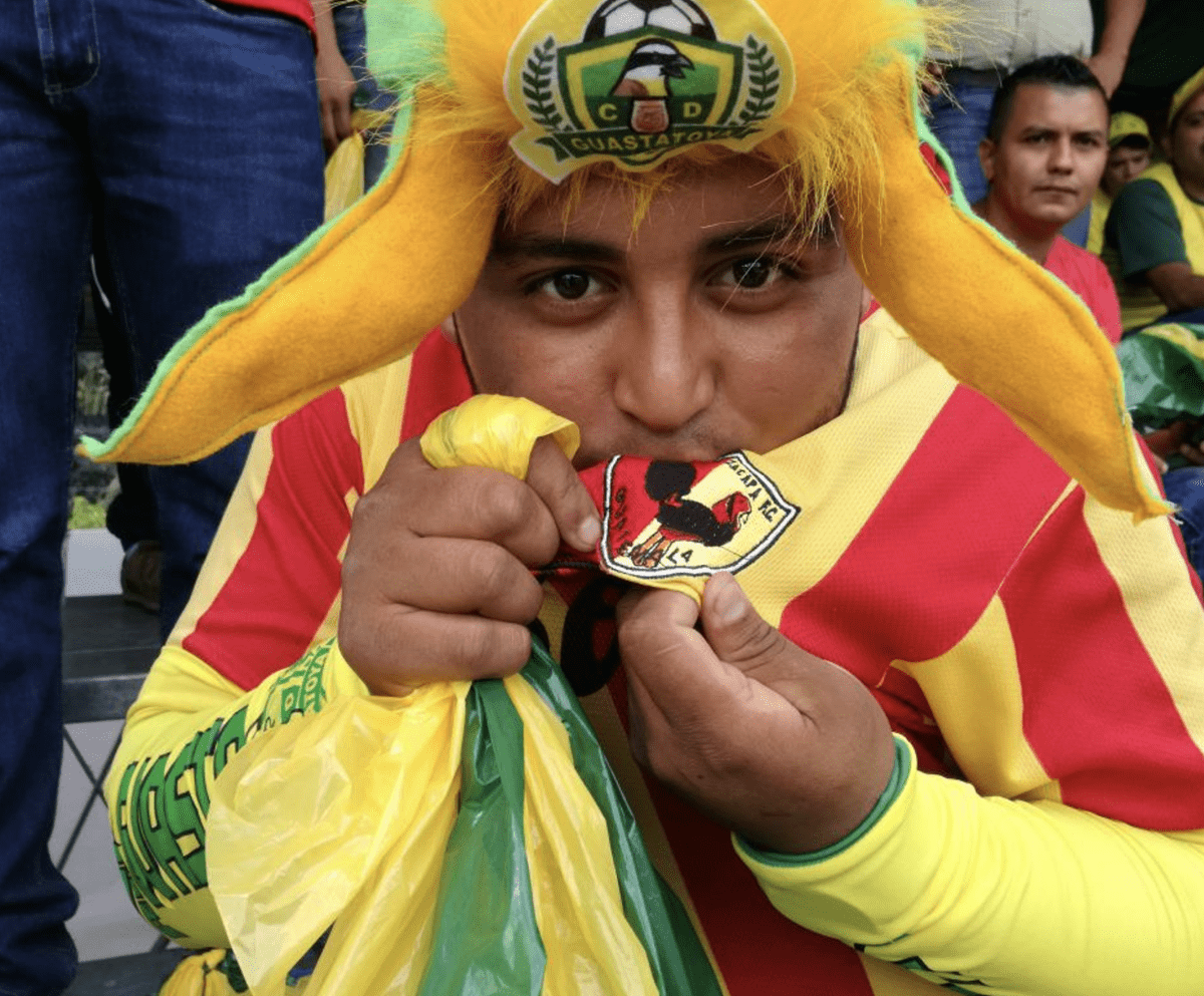 Ambiente de fiesta en el estadio David Cordón Hichos para la final de vuelta entre Guastatoya y Comunicaciones.