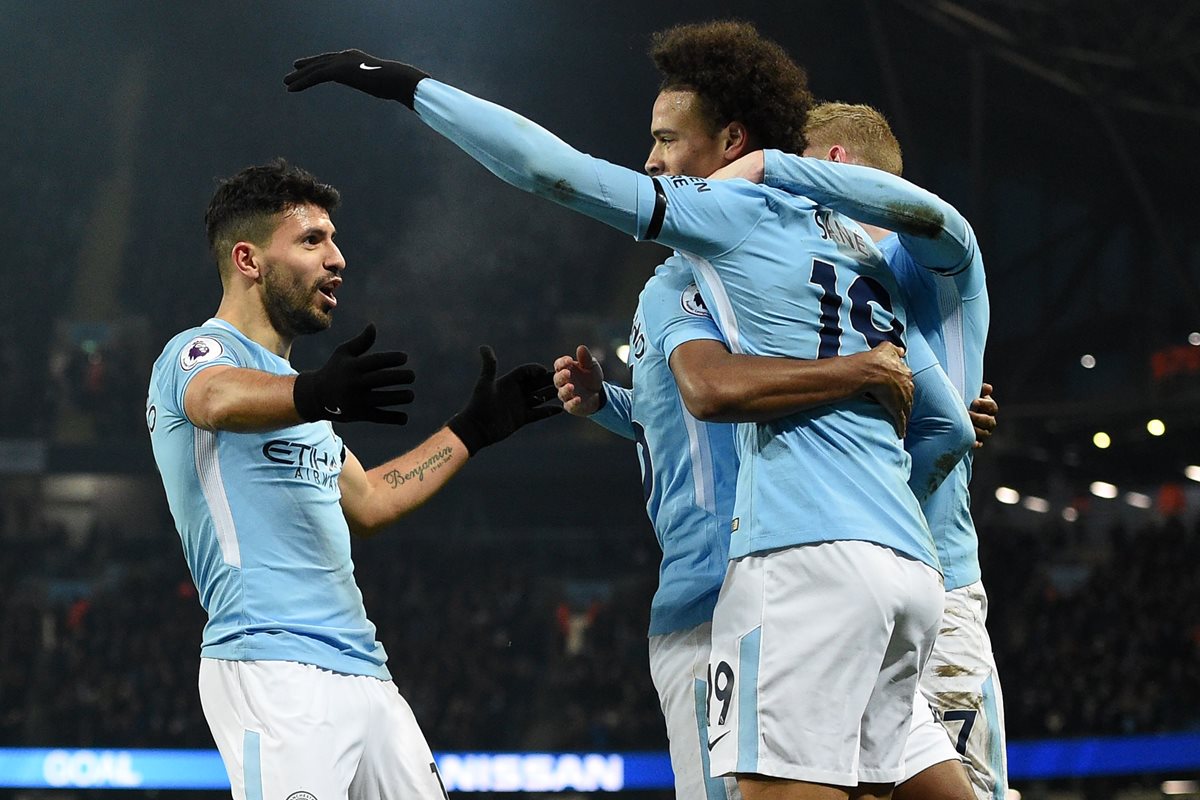 Sergio Agüero sigue anotando y guiando al City en la Premier League. (Foto Prensa Libre: AFP)