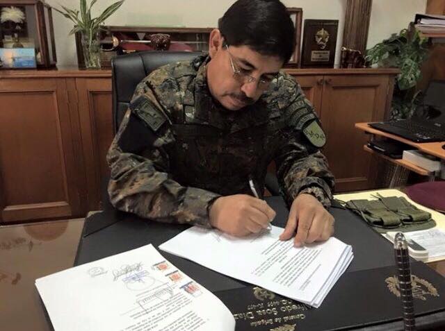 Alfredo Sosa Díaz, al momento en que elabora el memorial de la acción de inconstitucionalidad. (Foto Prensa Libre: Hemeroteca PL)