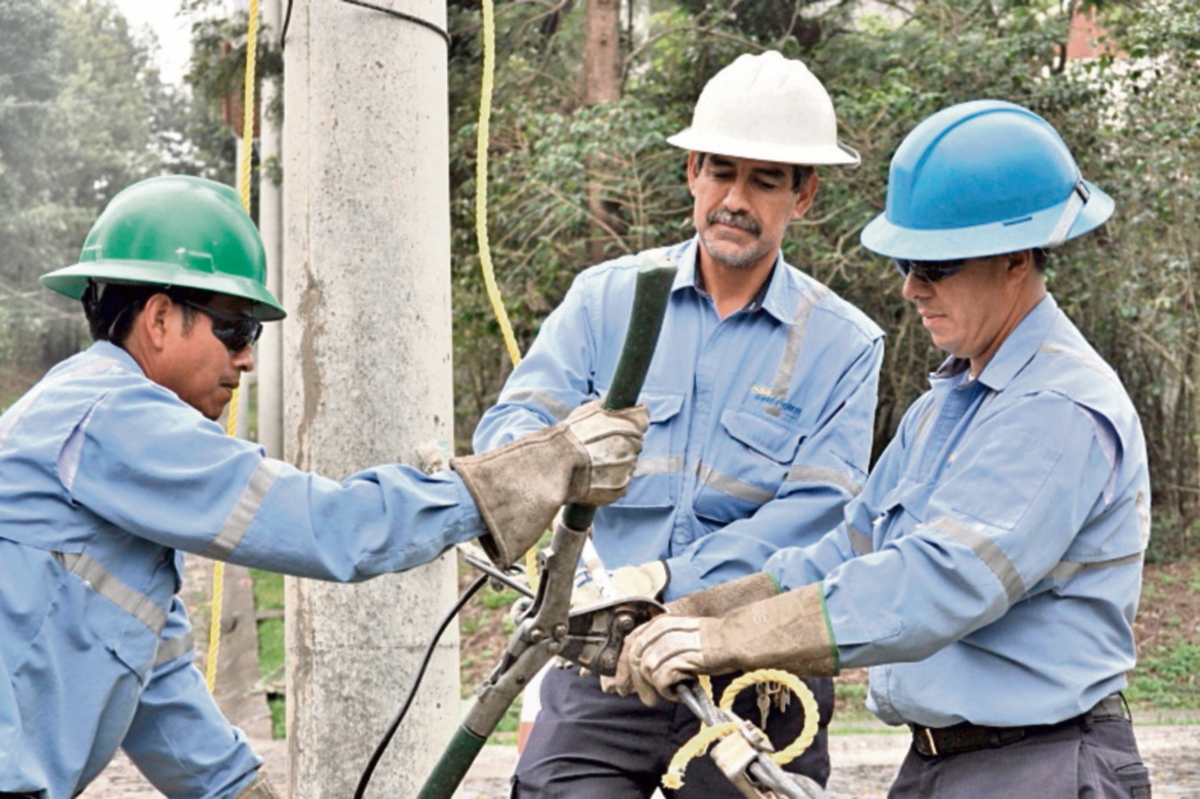 Aumento de cuadrillas para atender contingencias es una de las medidas. (Foto Prensa Libre: cortesía EEGSA)