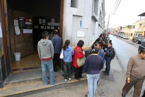 Los antecedentes penales y policíacos son un requisito para las contrataciones. (Foto Prensa Libre: Archivo)