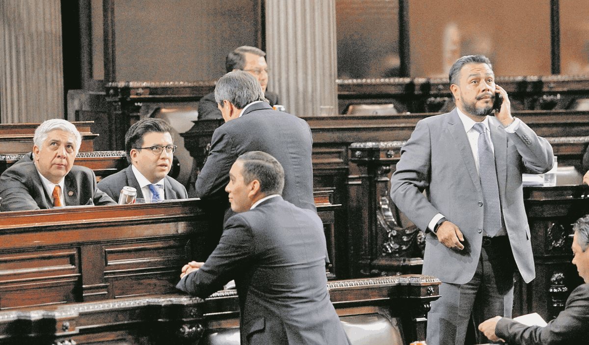 Pugnas por presidir la Junta Directiva del Congreso provocó que se rompiera la semna pasada el acuerdo entre diputados para aprobar el plan de gastos. (Foto Prensa Libre: Hemeroteca PL )