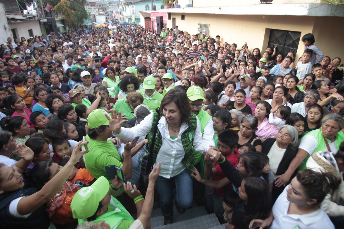 Sandra Torres ha ofrecido consolidar los programas sociales de alcanzar la presidencia. (Foto Prensa Libre: Hemeroteca PL)