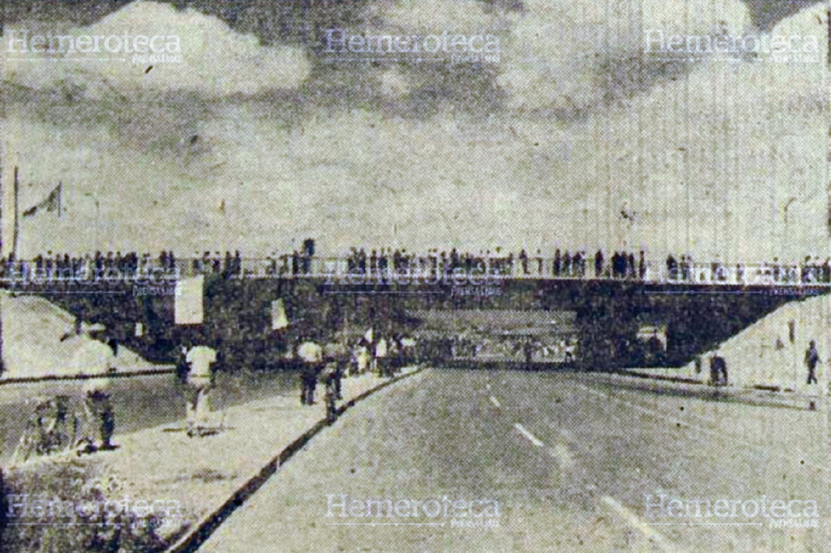 Vista de la inauguración del puente de El Trébol en 1959. Foto: Hemeroteca PL