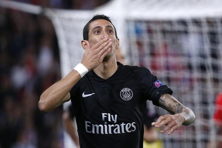 Diez millones de euros separaron a Ángel Di María del FC Barcelona. (Foto Prensa Libre: EFE)