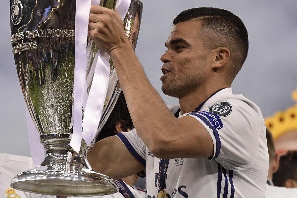 El portugués Pepe indicó que su fase con el Real Madrid llegó a su fin. (Foto Prensa Libre: AFP).