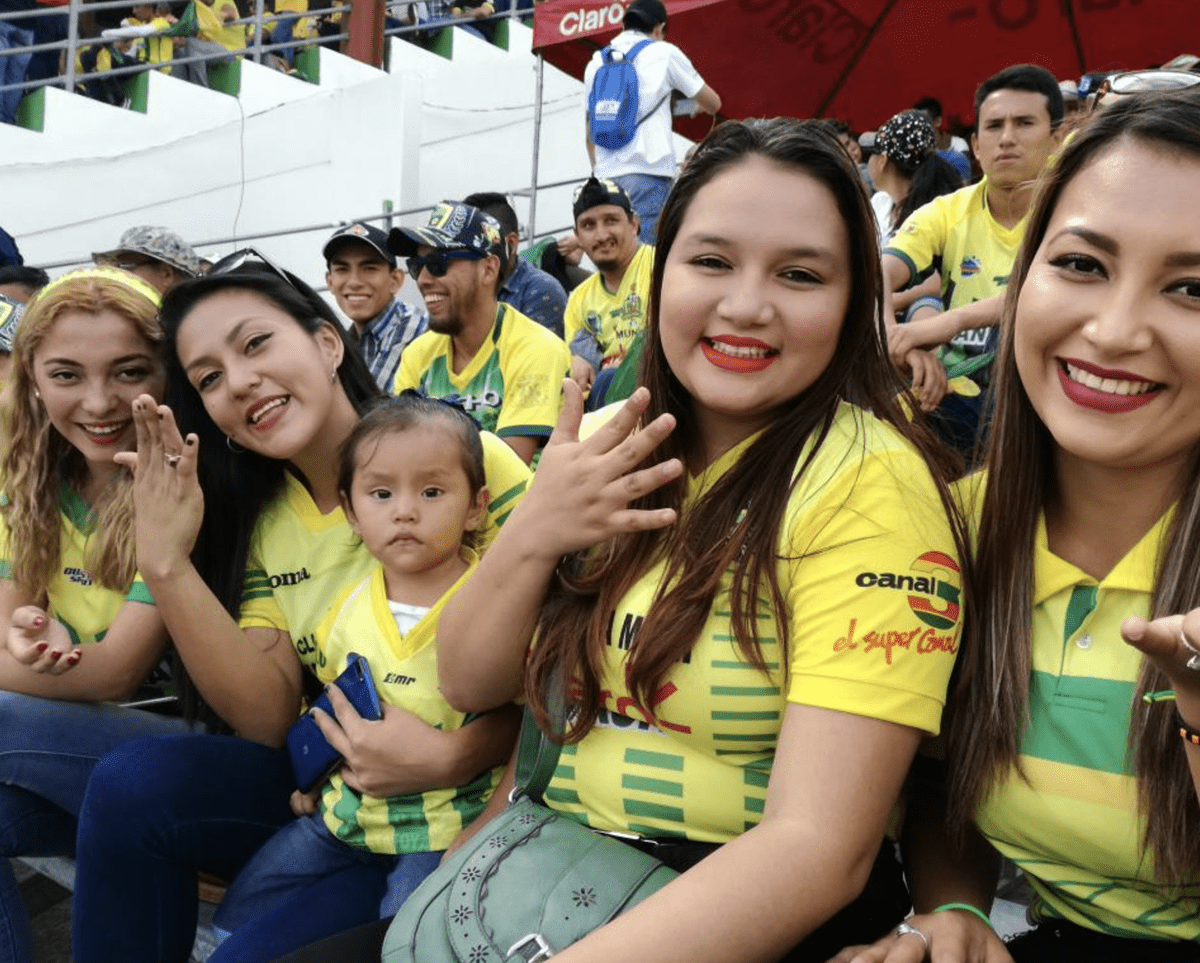 Ambiente de fiesta en el estadio David Cordón Hichos para la final de vuelta entre Guastatoya y Comunicaciones.