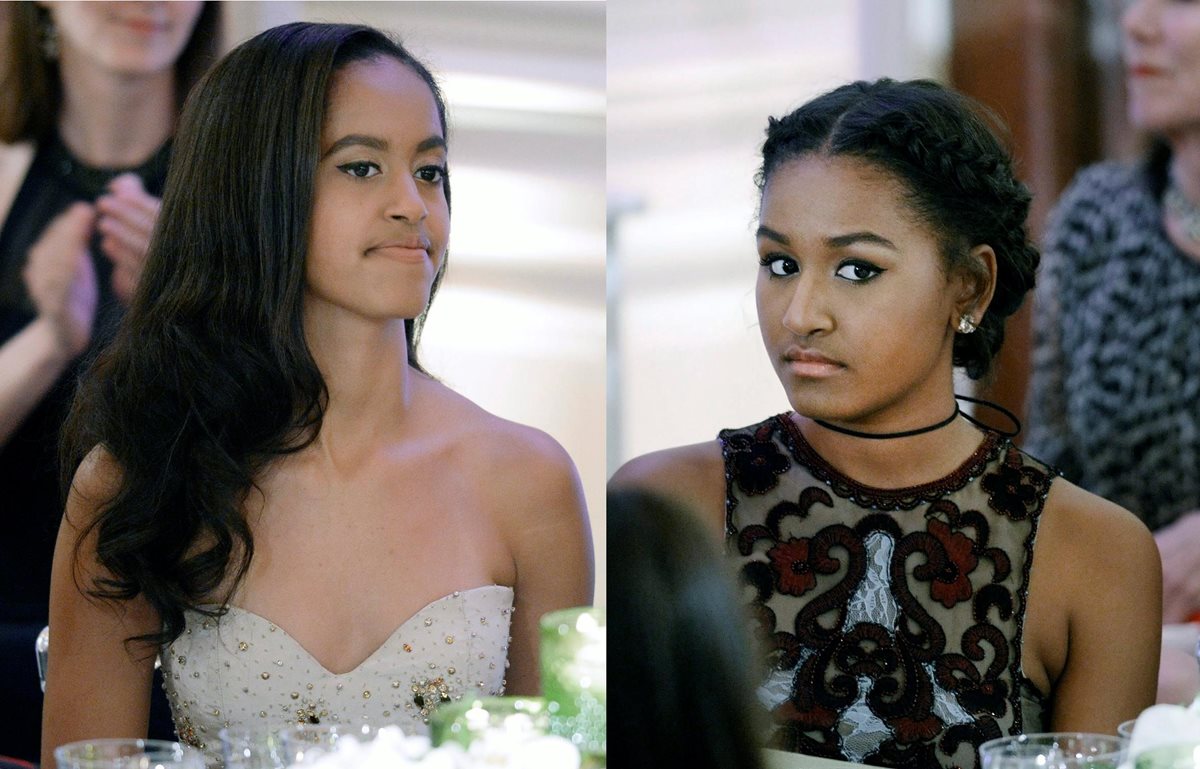 Malia (izq.) y Natasha Obama, hijas del presidente de EE. UU., Barack Obama, asisten a su primera cena de Estado. (Fotos Prensa Libre: EFE).