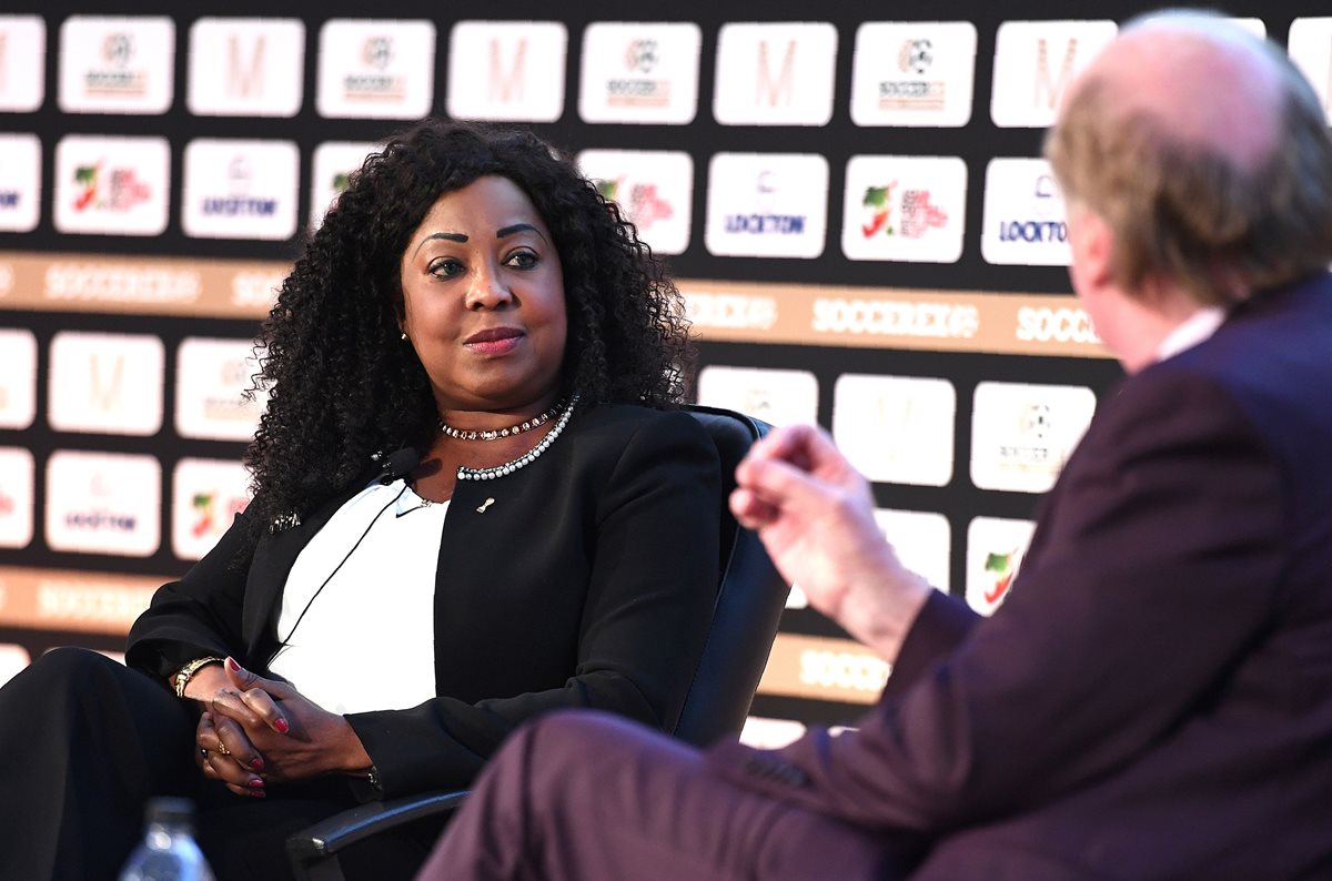 La Secretaria General de la FIFA Fatma Samoura durante su participación en la convención global Soccerex 2016 en Manchester, Inglaterra. (Foto Prensa Libre: AFP)