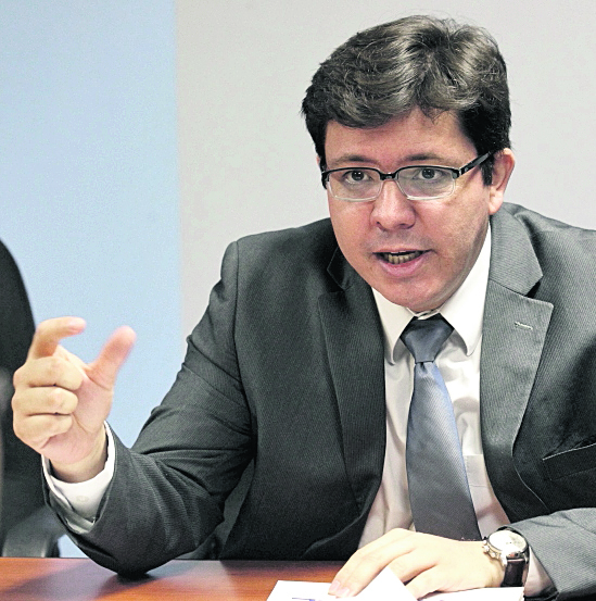 Julio Héctor Estrada administrará el presupuesto del Estado por Q70 mil 796 millones para el ejercicio 2016.