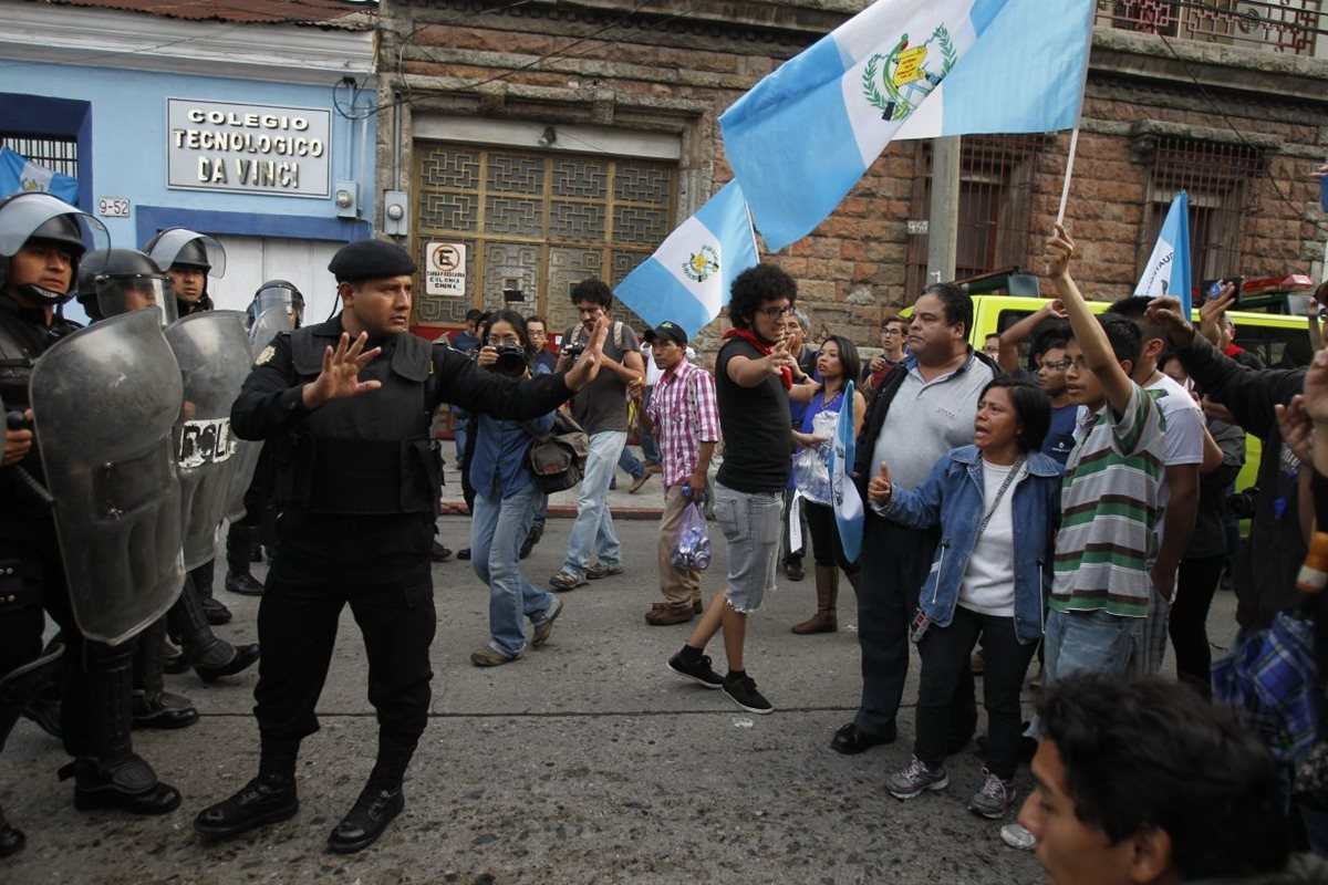 PNC trata de mediar con manifestantes