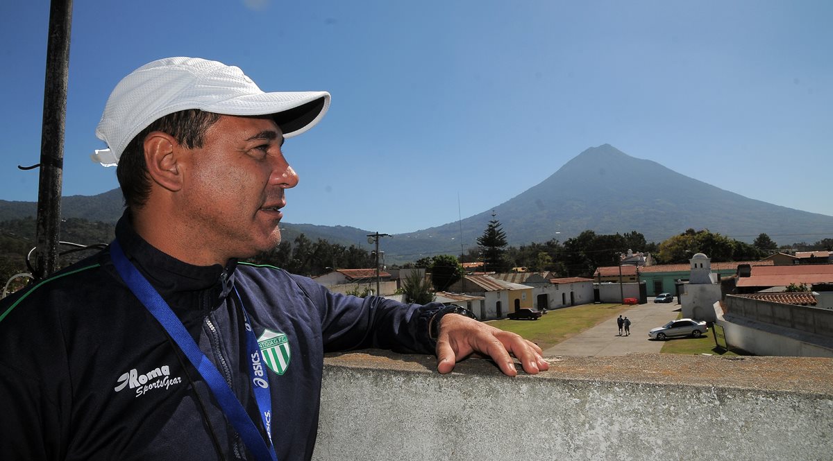 Mauricio Tapia, entrenador de Antigua GFC. (Foto Prensa Libre: Carlos Vicente)