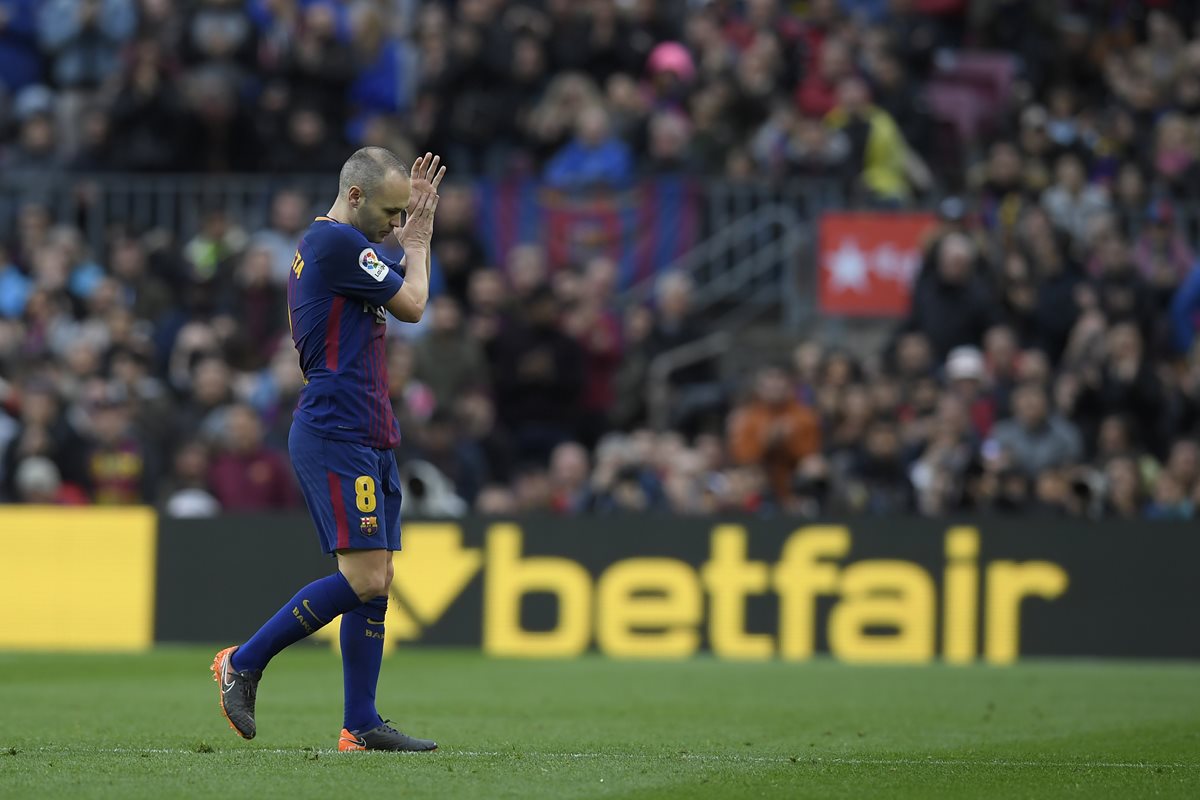 Andrés Iniesta espera poder aportar en la vuelta de octavos de final de la Liga de Campeones de Europa contra Chelsea. (Foto Prensa Libre: AFP)