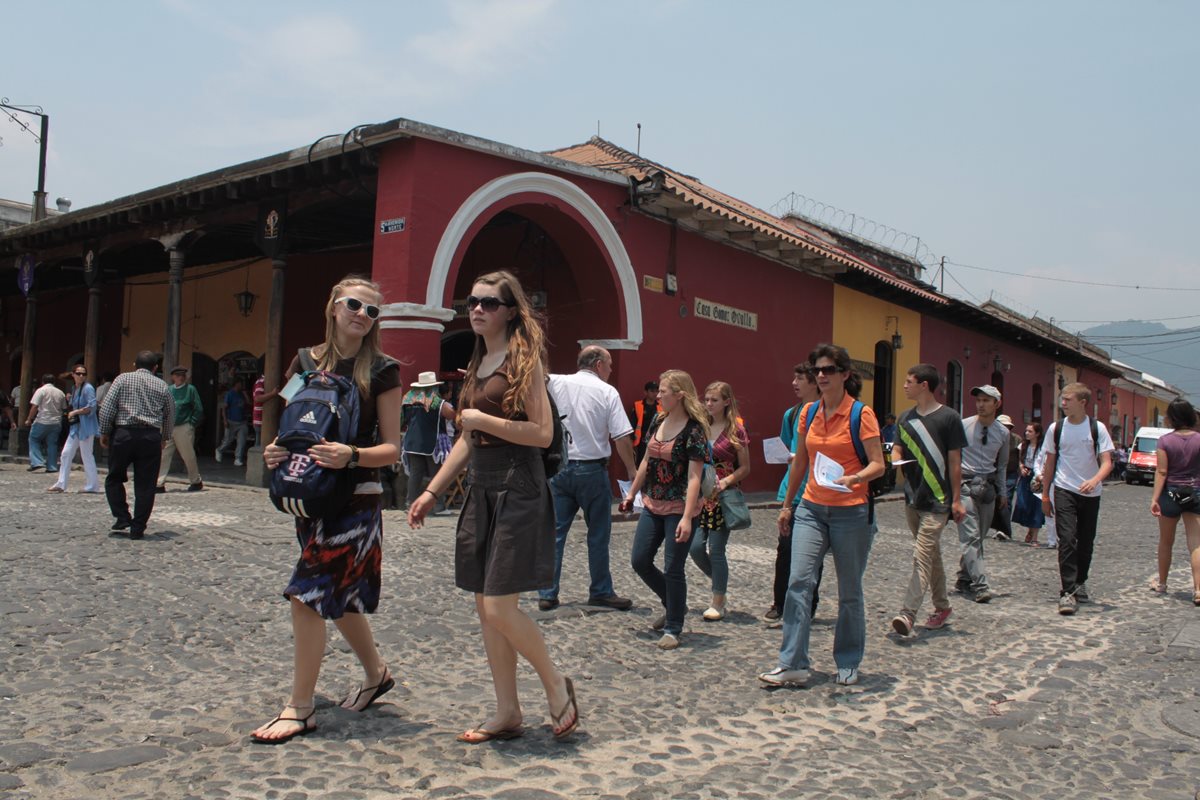 Operadores de turismo piden eliminar tributos para estimular el atractivo al país. (Foto Prensa Libre: Hemeroteca PL)