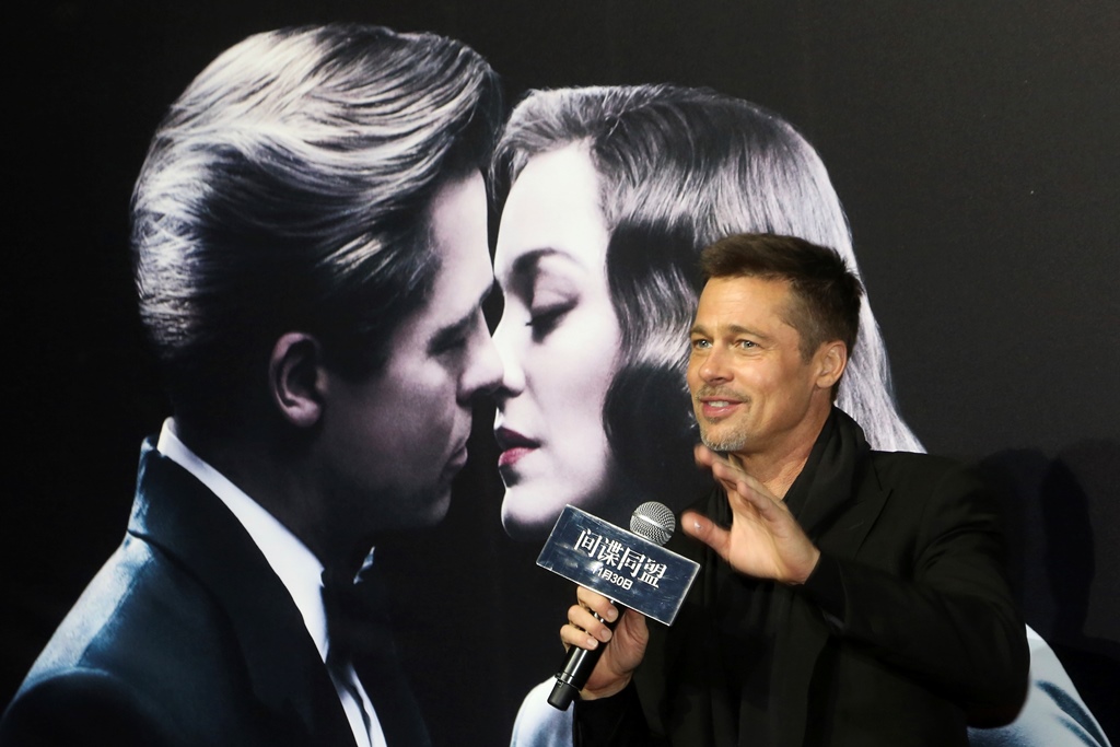 Brad Pitt promociona el filme Allied.(Foto Prensa Libre: AP)