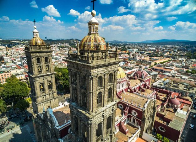 Mastretta nació y creció en Puebla y esta ciudad aparece constantemente en su literatura. GETTY IMAGES