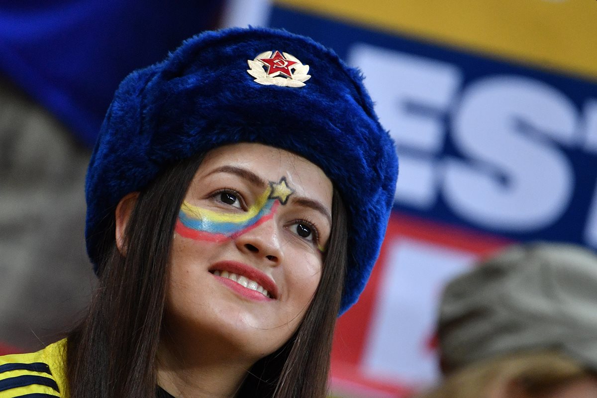 Las aficionadas colombianas celebraron la victoria de su selección contra Polonia.