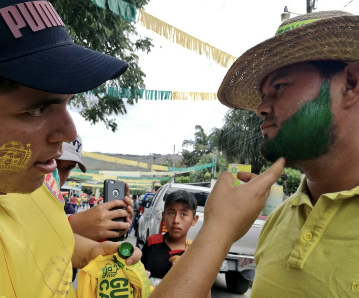 Ambiente de fiesta en el estadio David Cordón Hichos para la final de vuelta entre Guastatoya y Comunicaciones.