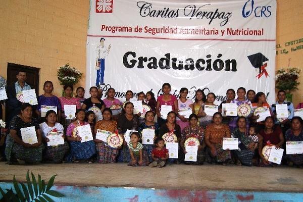 promotores graduados deberán atender  a  niños y madres  de las comunidades en donde la desnutrición es grave.