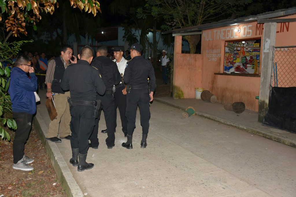 Lugar donde murió baleado Santiago Colindres Nova, en Izabal. (Foto Prensa Libre: Dony Stewart).