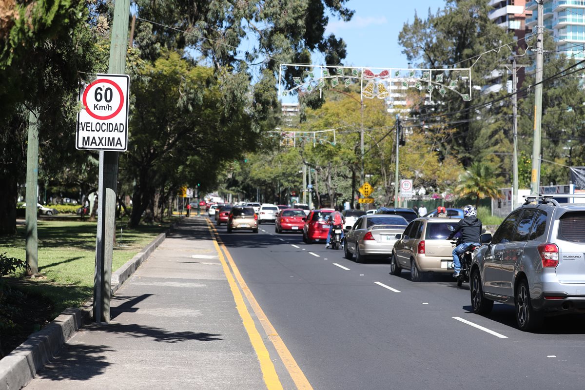 El tráfico en el área metropolitana será complicado durante este fin de semana. (Foto Hemeroteca PL)