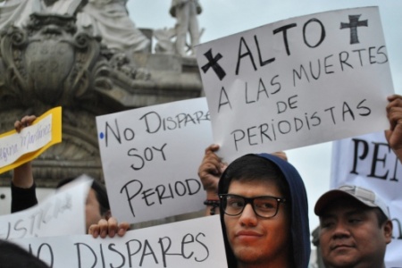 Periodistas protestan ante las amenazas y violencia que enfrentan. (EFE).