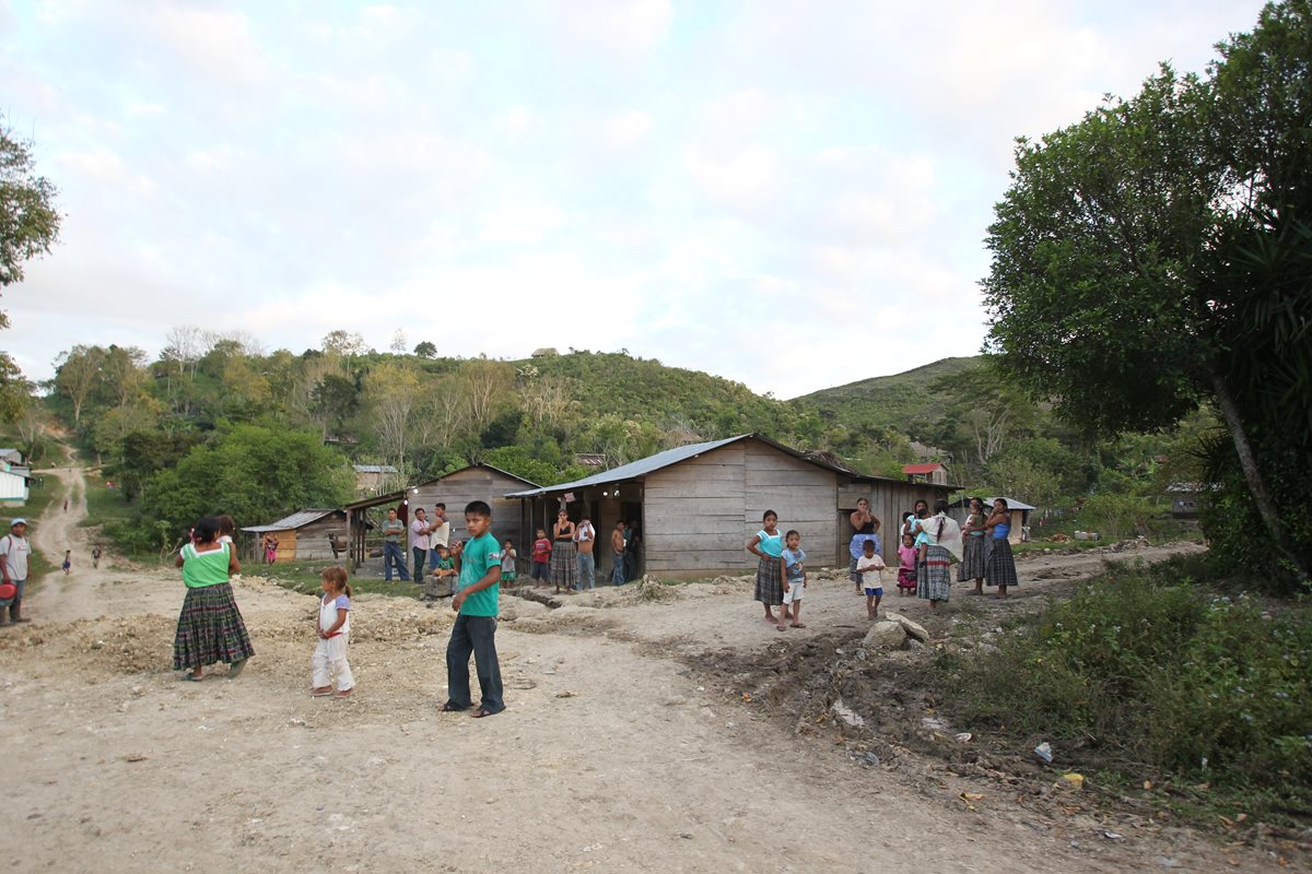 Comunidad guatemalteca en la zona de adyacencia. Tener certeza del territorio es fundamental para alcanzar el desarrollo de los habitantes de esas áreas. (Foto Prensa Libre: Hemeroteca PL)