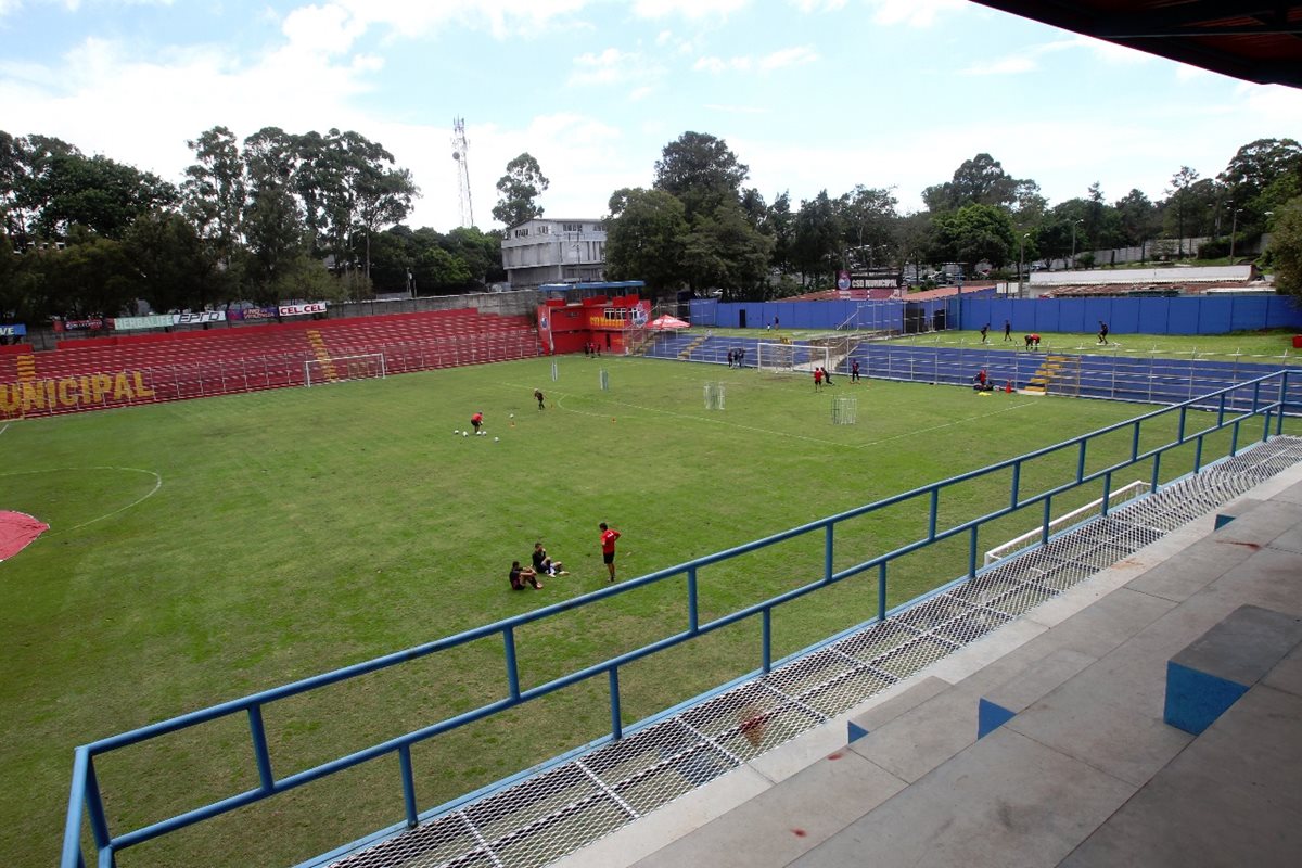 El escenario de la zona 3 capitalina se vestirá de gala el 25 de junio para el partido de exhibición entre Municipal y Antigua GFC, con la participación del italiano Alessandro del Piero y del español Míchel Salgado. (Foto Prensa Libre: Hemeroteca PL)