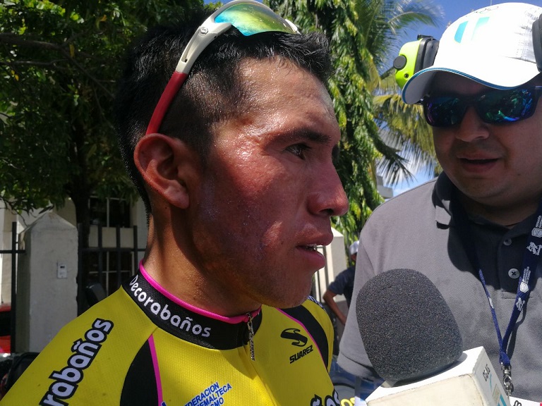 El ciclista de Tecpán, Nervin Jiatz, de Decorabaños, fue el gran protagonista de la primera etapa. (Foto Prensa Libre: Francisco Sánchez)