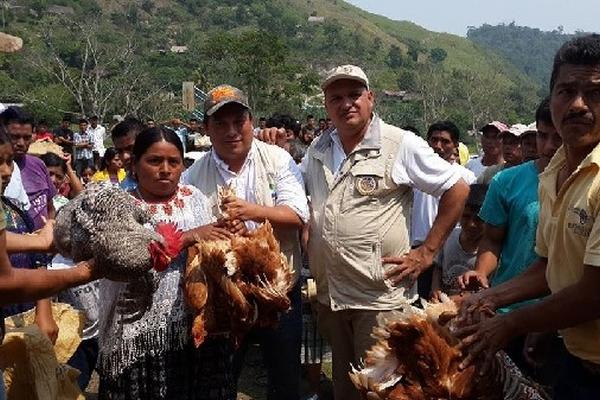 programa  piloto beneficia  a 215 familias de Monte Los Olivos, Dolores, y se espera que se extienda a otras siete comunidades de la zona de adyacencia.