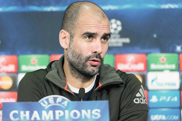 El entrenador del Bayern de Munich, el español Pep Guardiola, en la conferencia de prensa previa al partido de vuelta de la semifinal de la Liga de Campeones. (Foto Prensa Libre: EFE)