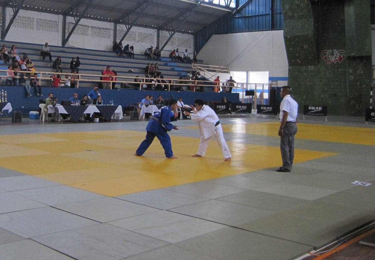 El gimnasio Polideportivo de Quetzaltenango vibró con cada uno de los combates. (Foto Prensa Libre: Cortesía CDAG)