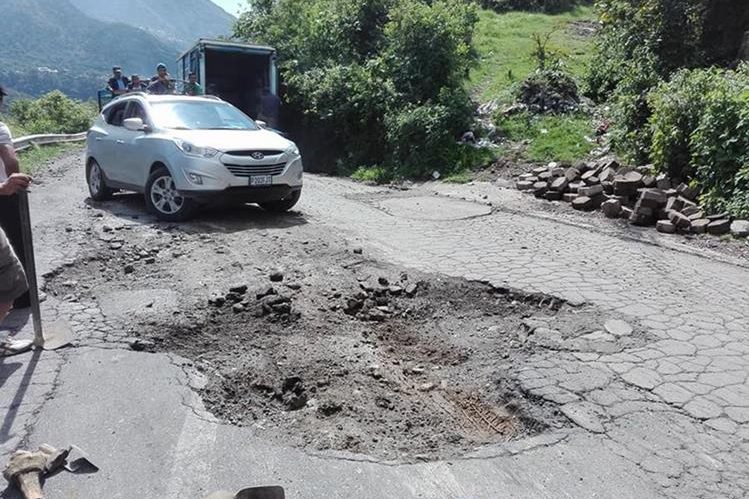 Las malas condiciones de la red vial del país han causado accidentes de tránsito y daños en vehículos. (Foto HemerotecaPL)