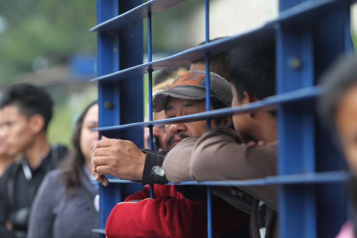 Los vecinos indicaron que estas medidas les afectan mucho y piden soluciones.