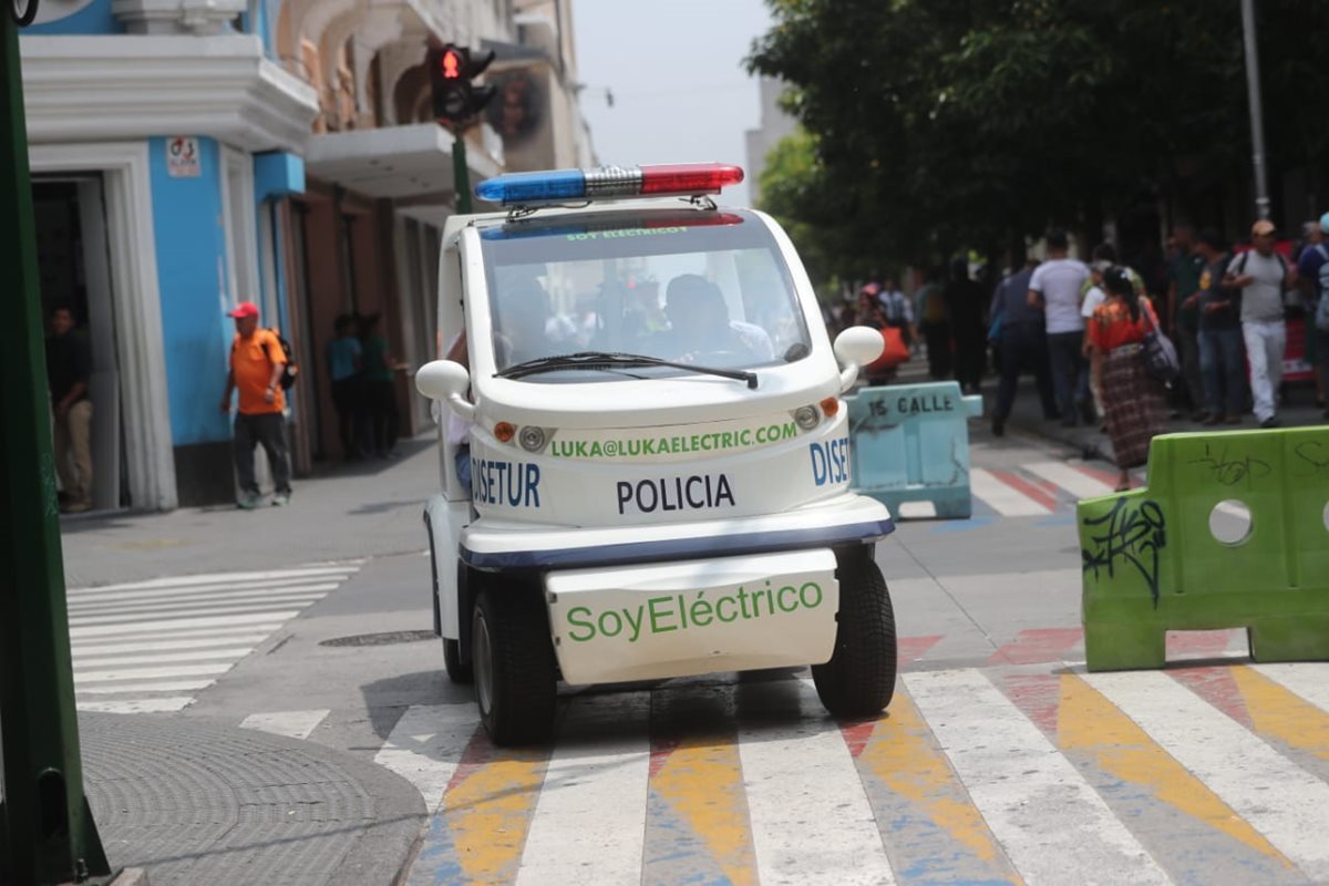 La minipatrulla prestada a la PNC por Luka será parte de un proyecto para el fortalecimiento de la seguridad en el Corredor Turístico de la capital. (Foto Prensa Libre: Érick Ávila)