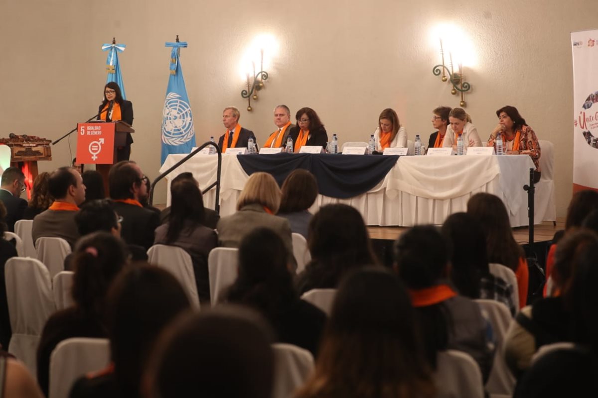 La ONU lanzó este miércoles la campaña Únete para poner fin a la violencia en contra de las mujeres. (Foto Prensa Libre: Érick Ávila)