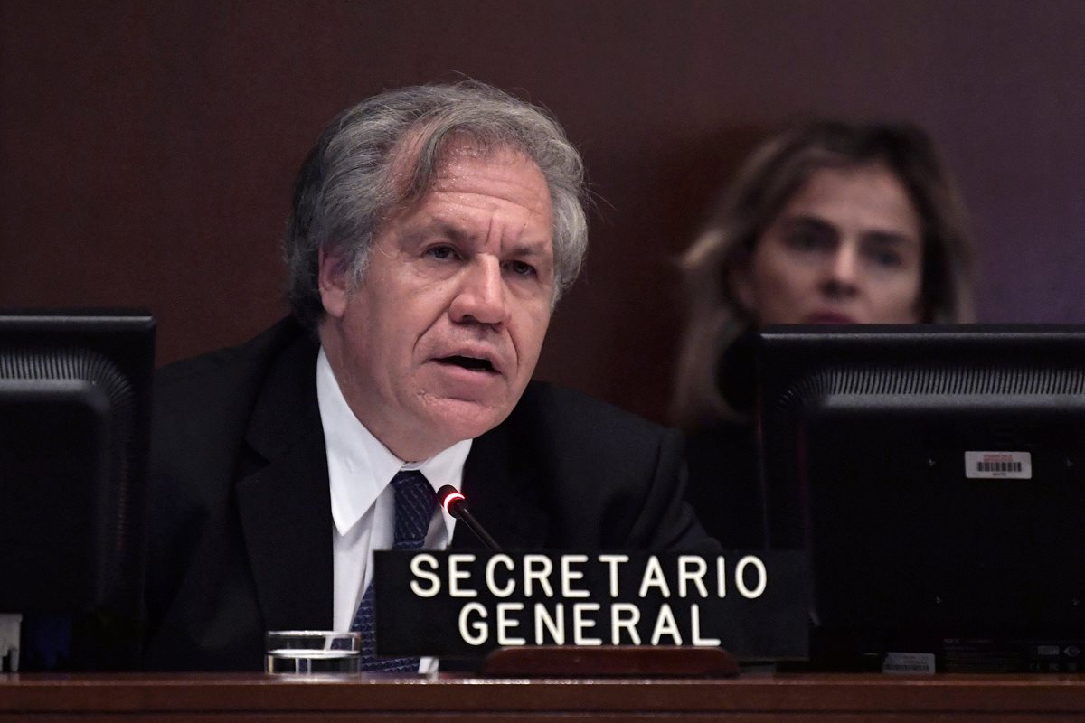 El secretario general de la Organización de Estados Americanos (OEA), Luis Almagro, habla durante la primera sesión del Consejo Permanente de la OEA. (EFE).