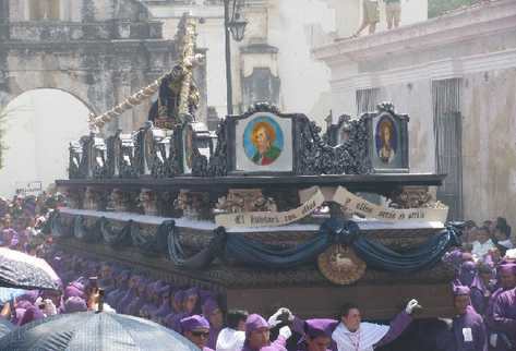 Imagen de Jesús Nazareno de la Caída, del templo de San Bartolomé Becerra, sale  en procesión  el quinto domingo de Cuaresma.