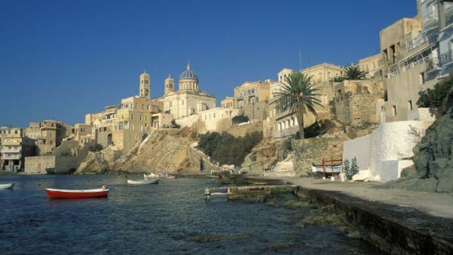 Una artista en la isla griega de Siros está ofreciendo un empleo soñado para muchos. (GETTY IMAGES)