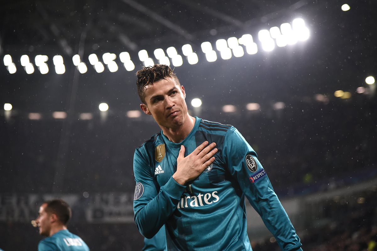 Así celebró Cristiano Ronaldo su segundo gol de la noche. (Foto Prensa Libre: AFP)