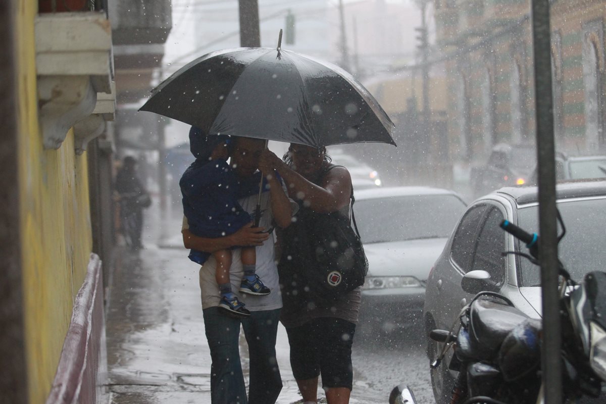 Desde el domingo y hasta el jueves es probable que haya lluvia en todo el país.