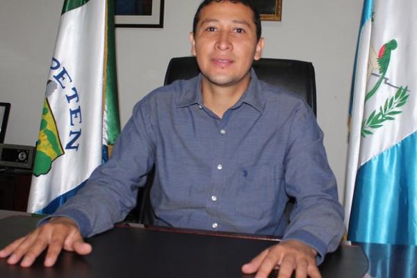 Abel Antonio Santos Jacinto asumió este viernes el cargo de gobernador departamental de Petén. (Foto Prensa Libre: Rigoberto Escobar)
