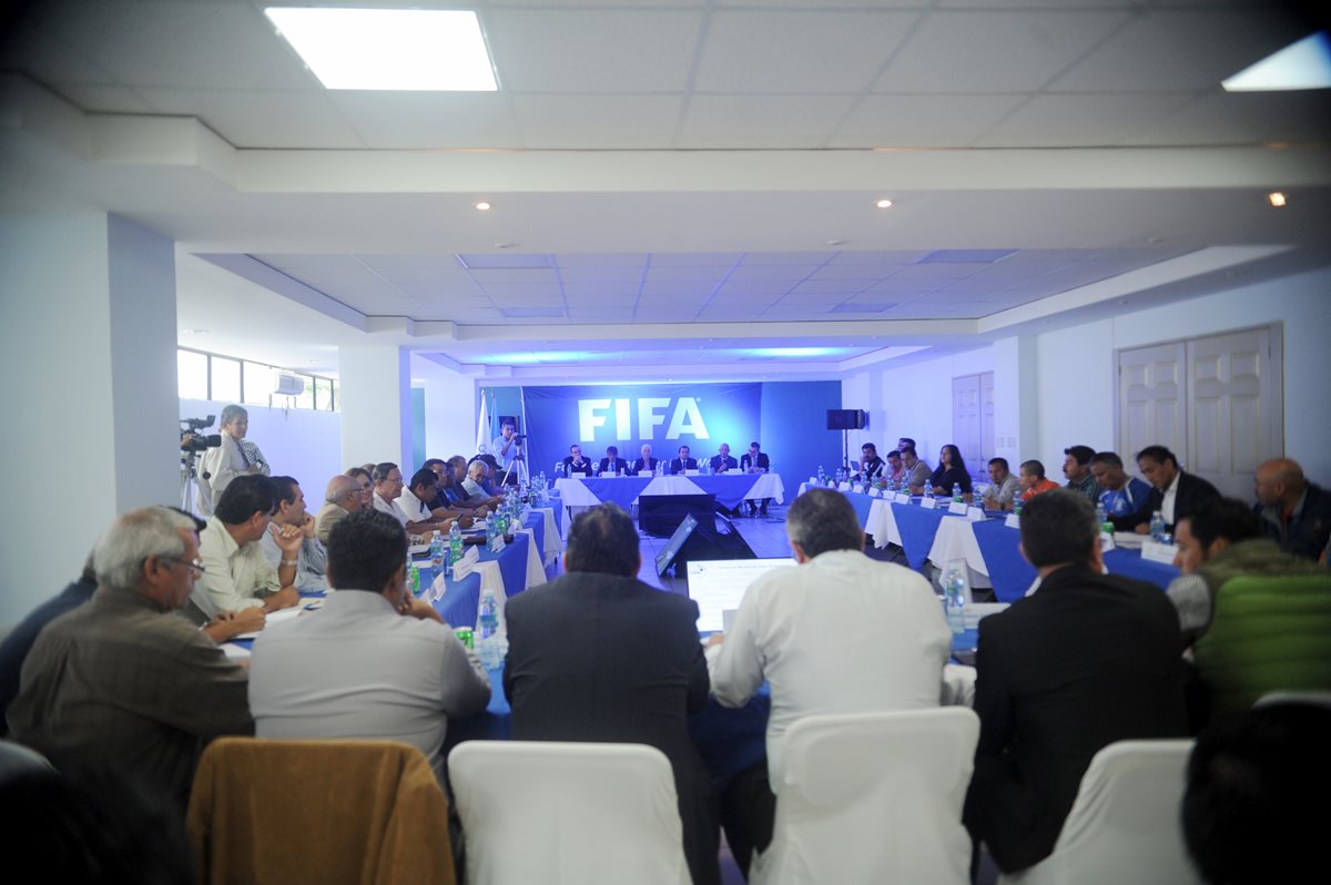 La Asamblea determinó en la votación que no apoya la continuación del Comité de Regularización. (Foto Prensa Libre: Edwin Fajardo)