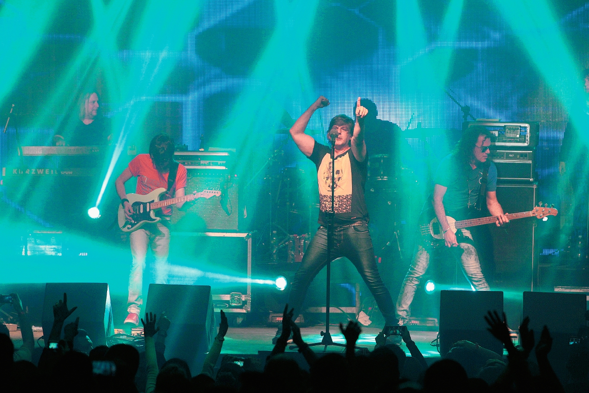 El grupo argentino de rock en español Vilma Palma e Vampiros se presentó en el Paseo Cayalá, zona 16 de la capital. (Foto Prensa Libre Edwin Castro)